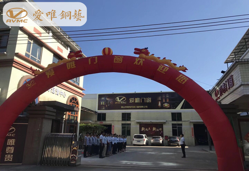 銅門品牌廠家，愛唯銅藝