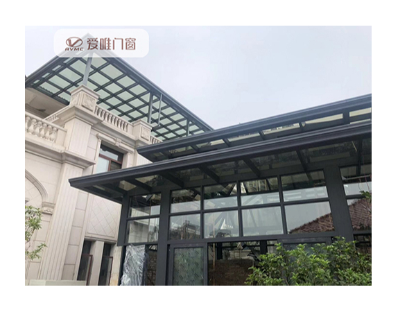 您知道陽光房設(shè)計的時候需要注意什么問題。